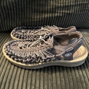 KEEN Uneek Women Size 9 Braided Cord Grey White Sandals Fisherman Shoes